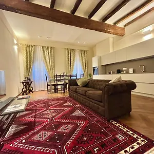 Apartment Lovely 2 Bedroom Nearby Piazza Maggiore, Bologna